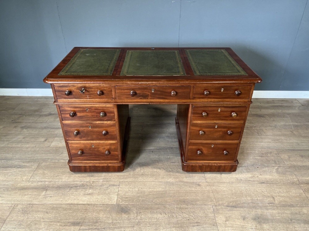 solid mahogany victorian knee hole desk