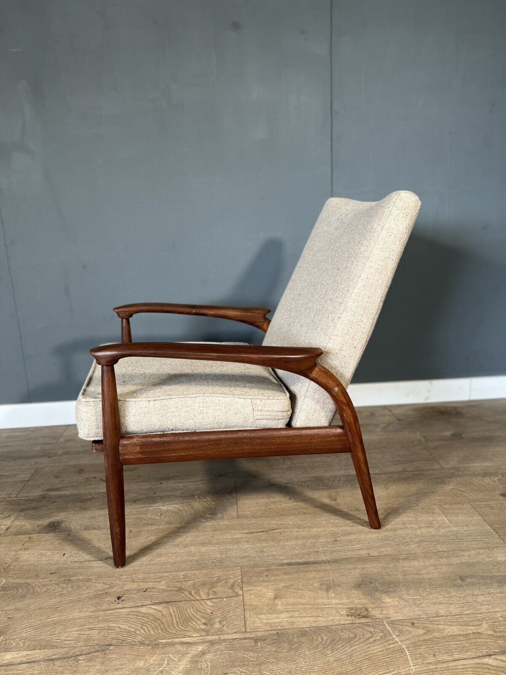 mid century grieves and thomas lounge chair